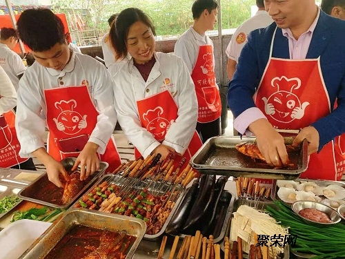 燒烤技術(shù)轉(zhuǎn)讓與一對一培訓(xùn) 開啟美味創(chuàng)業(yè)之路的專業(yè)指南